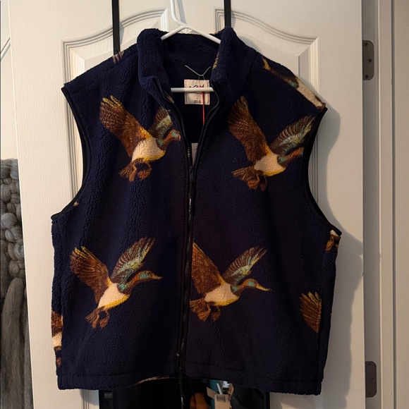 Woolrich x Target Duck Design Vest - Large - Picture 5 of 10